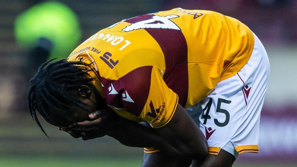 How have 'best team north or south of border' last season lost six in a row?