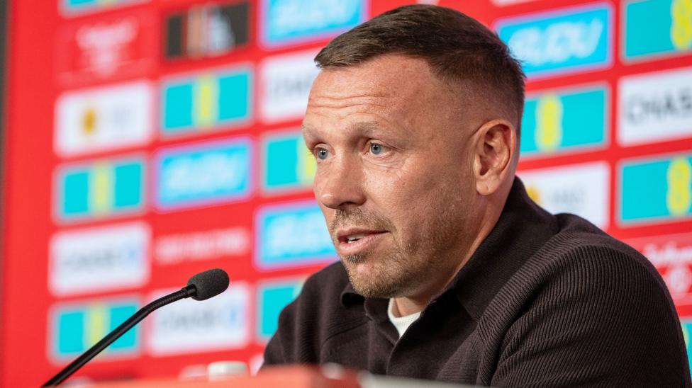 Bellamy 'committed' to Wales after Burnley talks