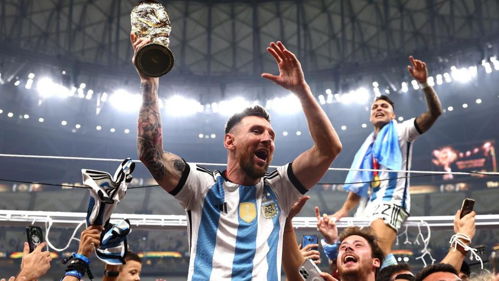 Goals, records, tears ... Messi's most iconic moments