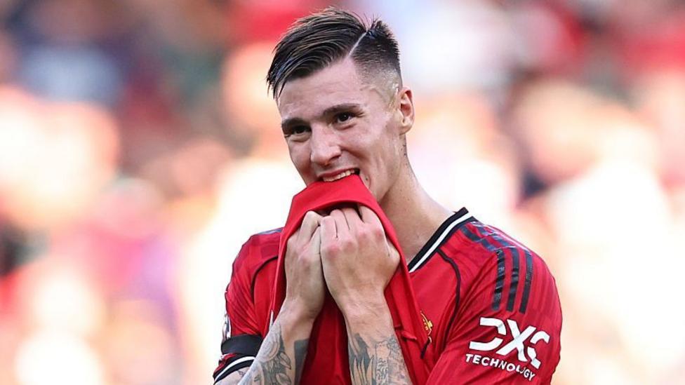 Sesko ruled out until January with shin injury