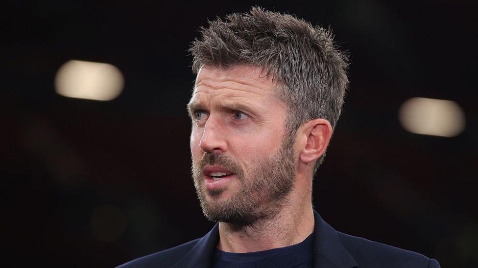 Why are Man Utd better without the ball?