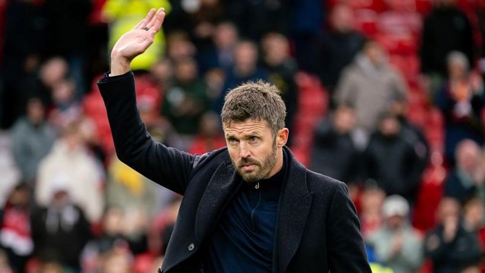 End approaching for Carrick but Man Utd fans make clear who they blame