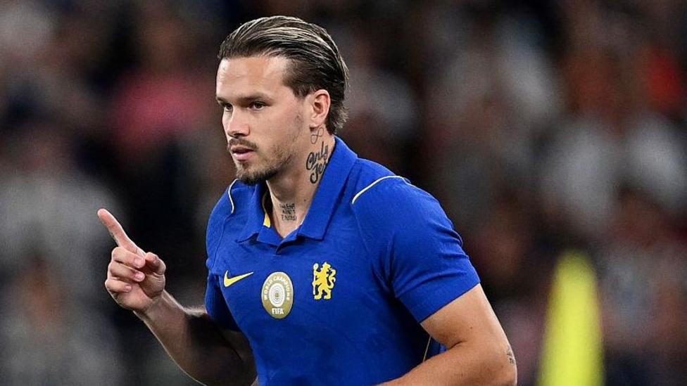 Tottenham in talks to sign winger Mudryk on loan