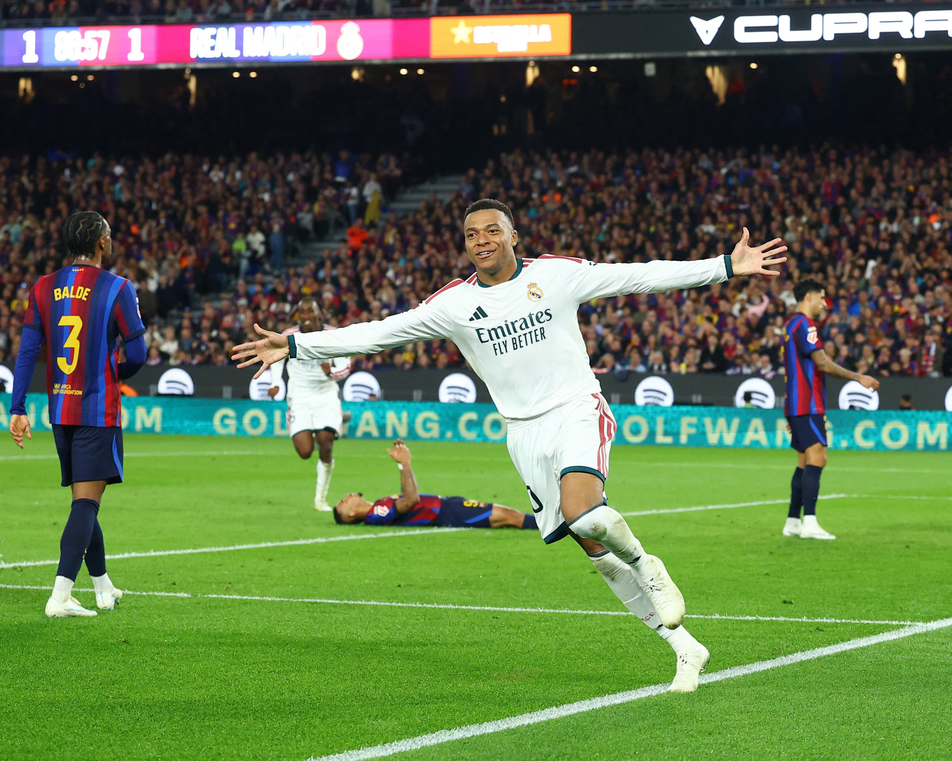 Mbappé double secures Real Madrid late victory at Barcelona after Raphinha leveller