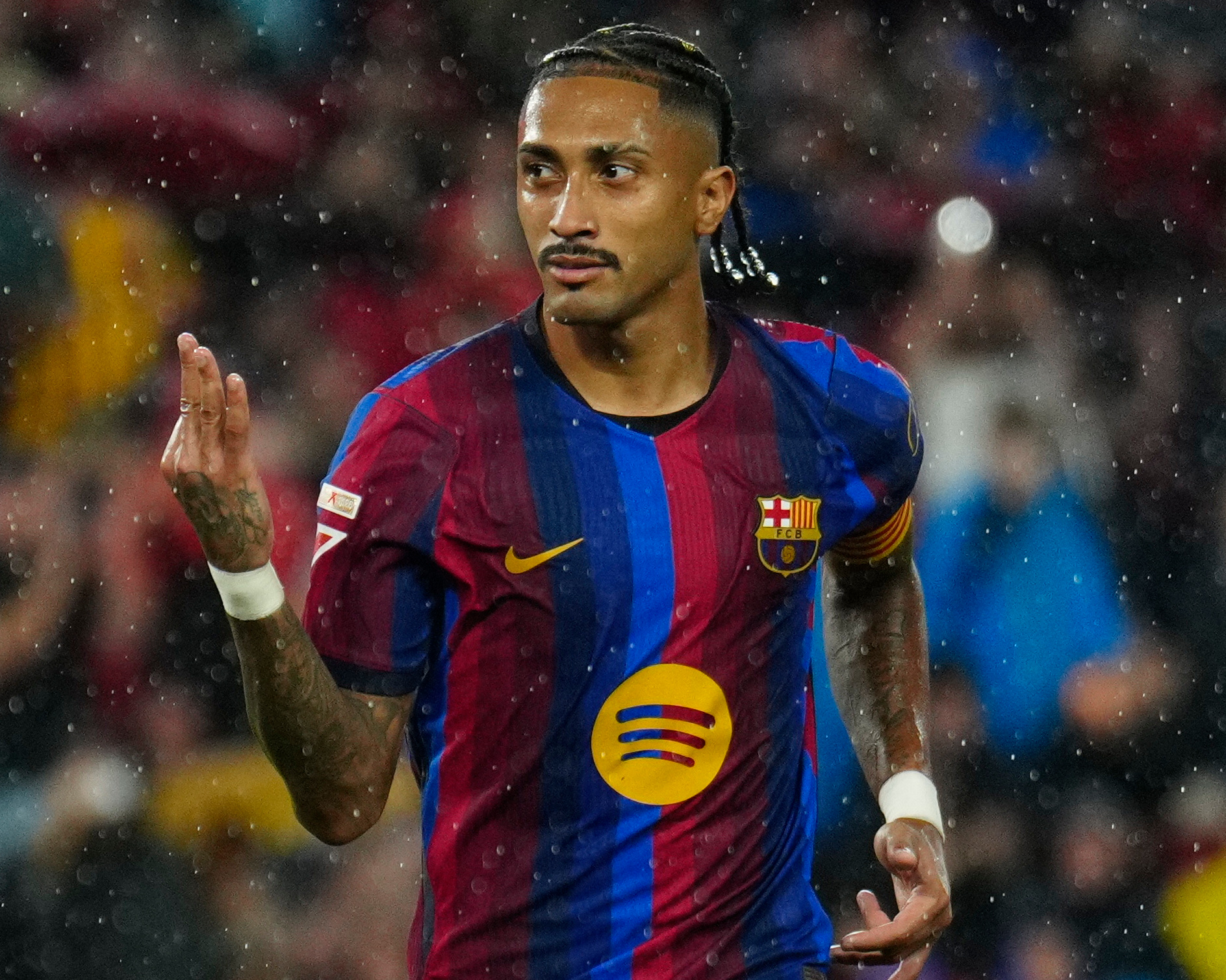Raphinha cashes in against Santander with hat-trick as Barça hit seven