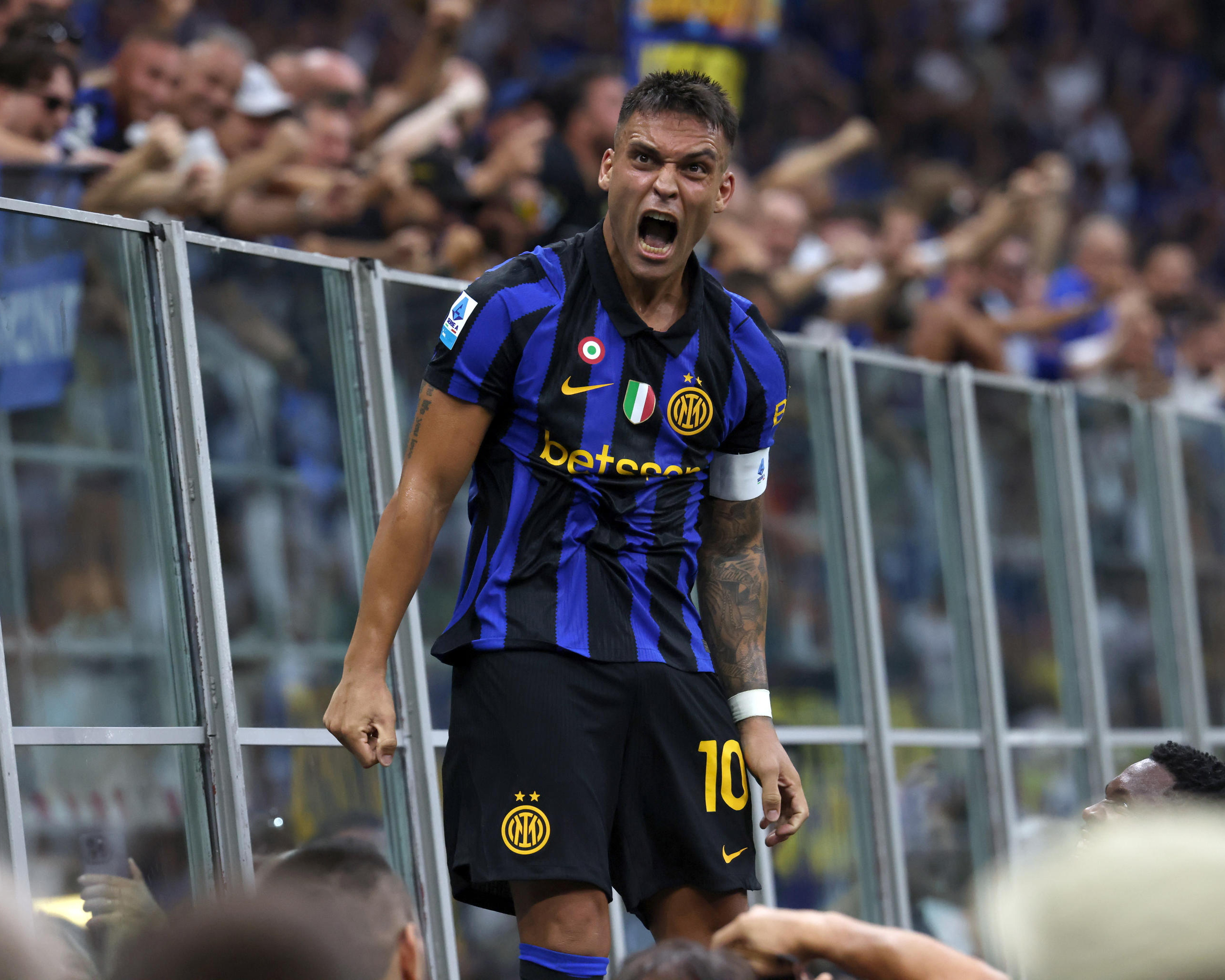 European football: Martinez seals thrilling comeback for unbeaten Inter