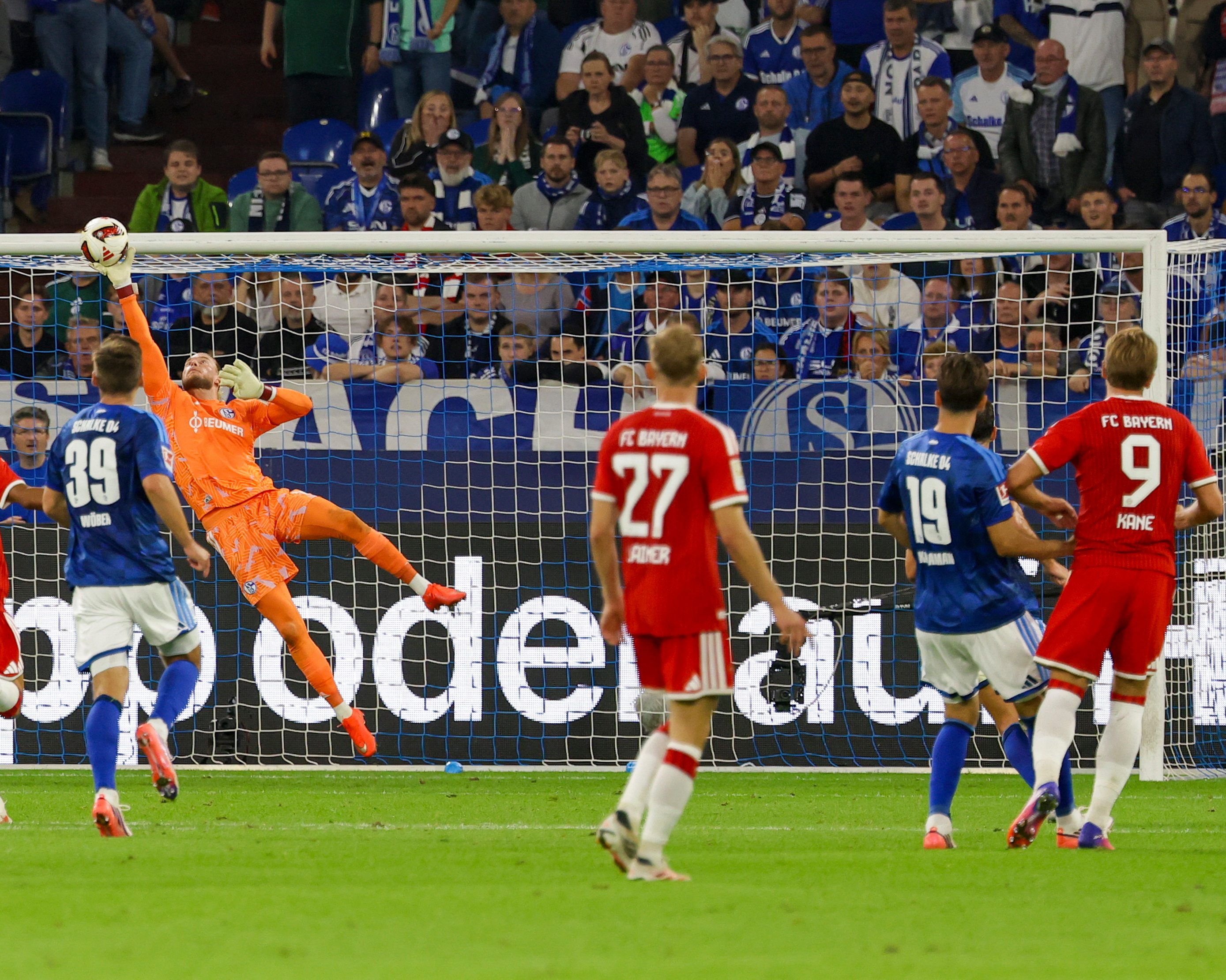 Karius keeps Kane at bay as Schalke nullify Bayern on Neuer’s return | Andy Brassell