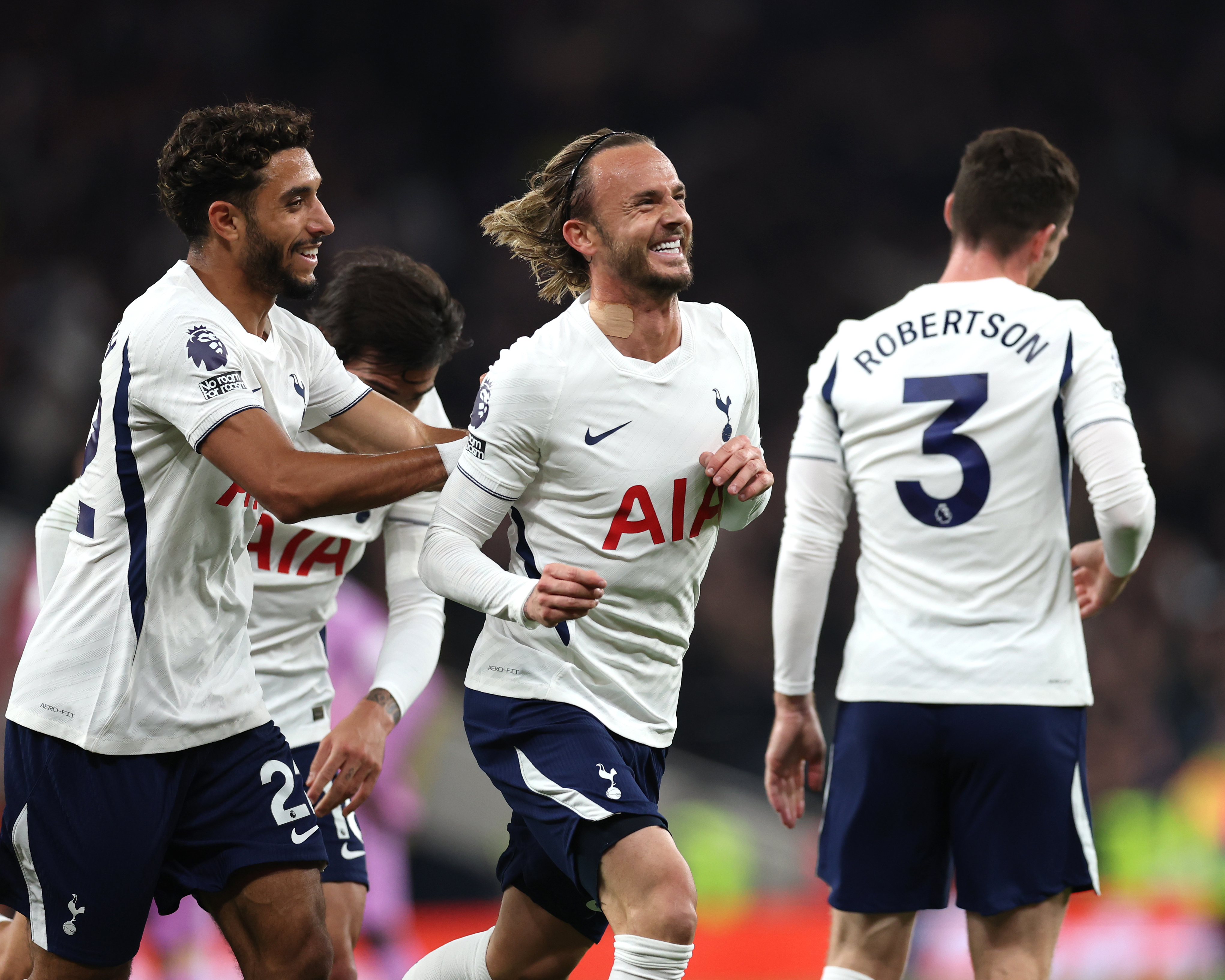 ‘Like a family’: De Zerbi credits players’ talk and bonding trip for improving Tottenham